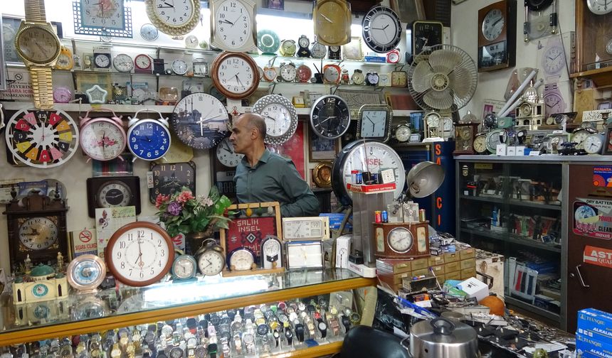 Van’da Zamanı Durduran Usta! 40 Yıllık Saat Mesaisi