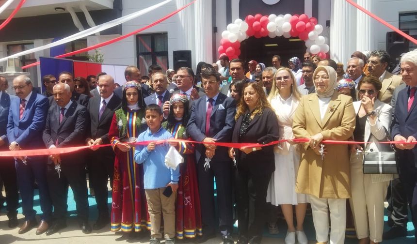 Van’da Aynı Gün Dört Merkez Açılış Düzenledi!