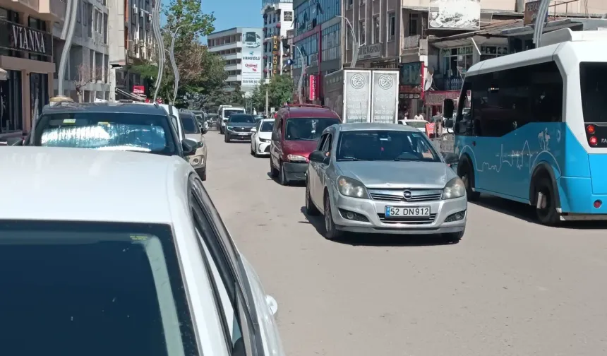 Van’da Sınav Günü Trafik Çilesi!