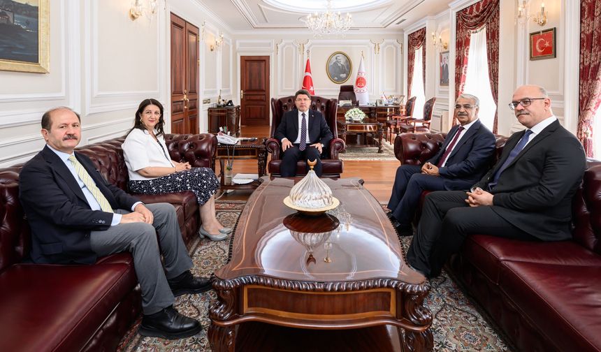 Adalet Bakanı Yılmaz Tunç, İmralı Sürecinde Kilit Rolü Vurguladı
