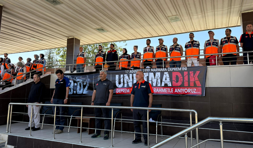 Van’da Marmara Depremi 26. Yılında Anıldı