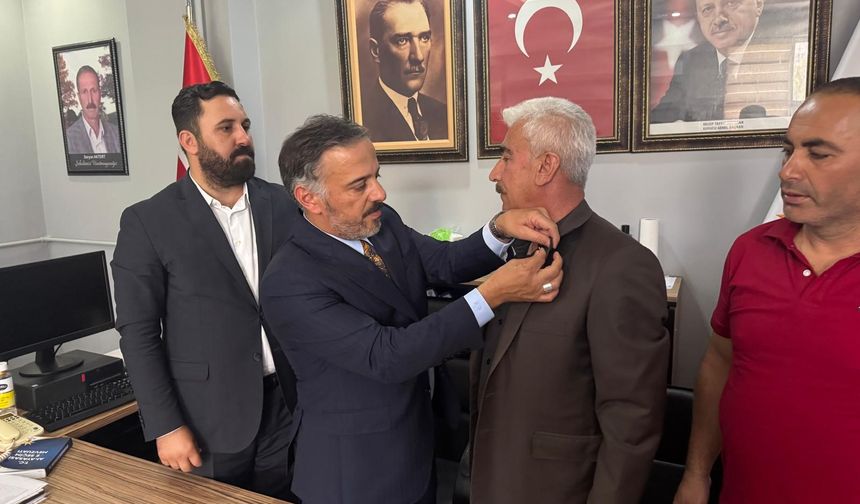 İYİ Parti'nin ilçe teşkilatı AK Parti'ye geçti