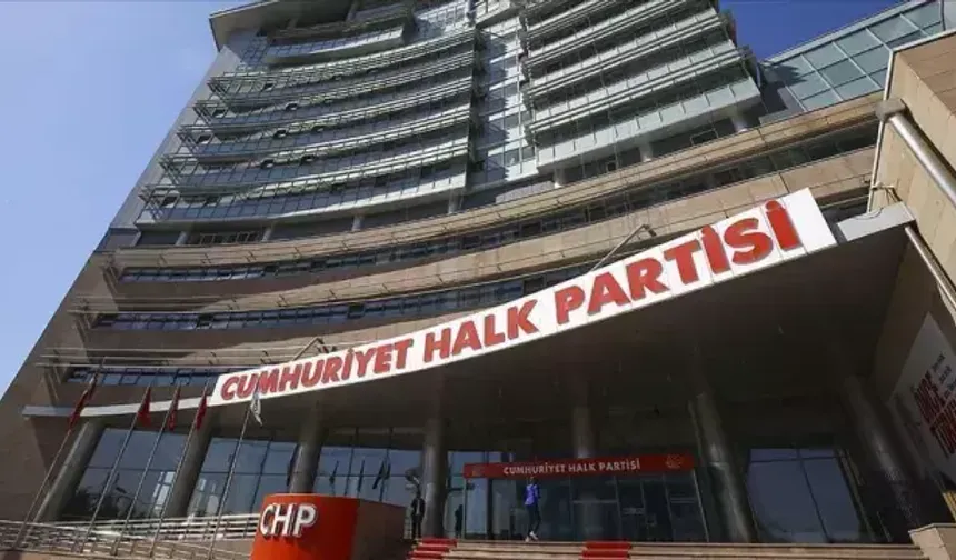 İhraç Tartışması Sürüyor: Gürsel Tekin’e CHP’den Savunma Çağrısı