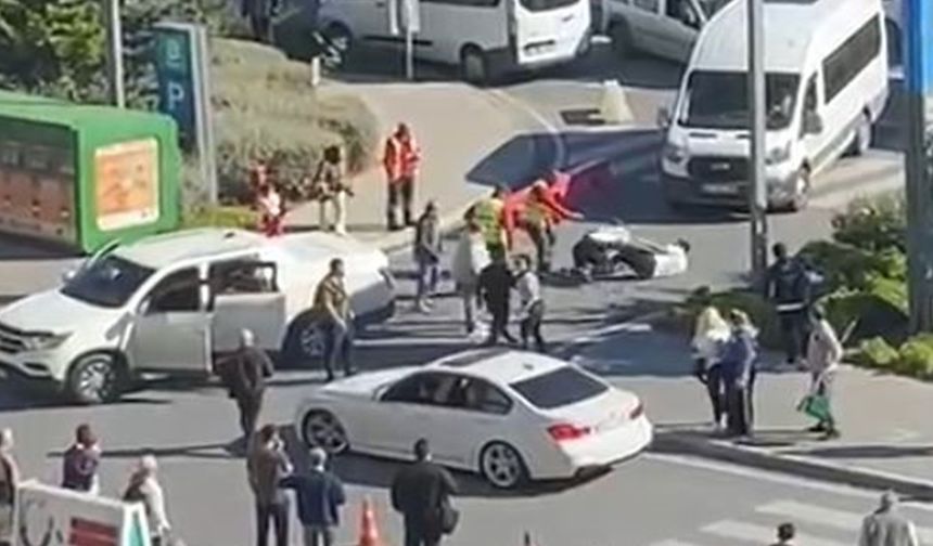 Hastane Önünde Kaza Tartışması Kavgaya Dönüştü: Giriş Kapısı Trafiğe Kapatıldı