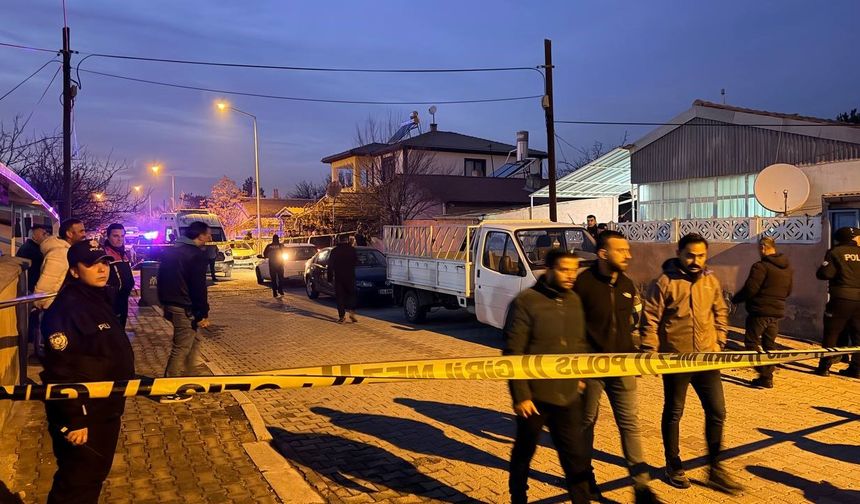 Erzincan’da bir evde baba ve oğlu silahla vurulmuş halde ölü bulundu