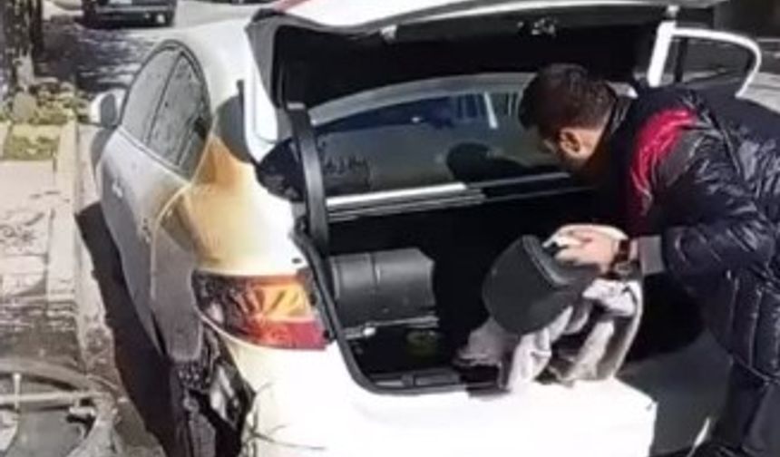 Van’da Araç Alev Aldı!