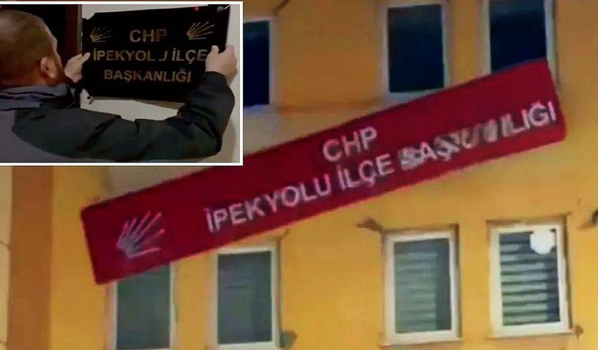 Van İpekyolu'nda CHP Binasına Saldırı: Tabela Kırıldı, 'Provokasyon' Tepkisi