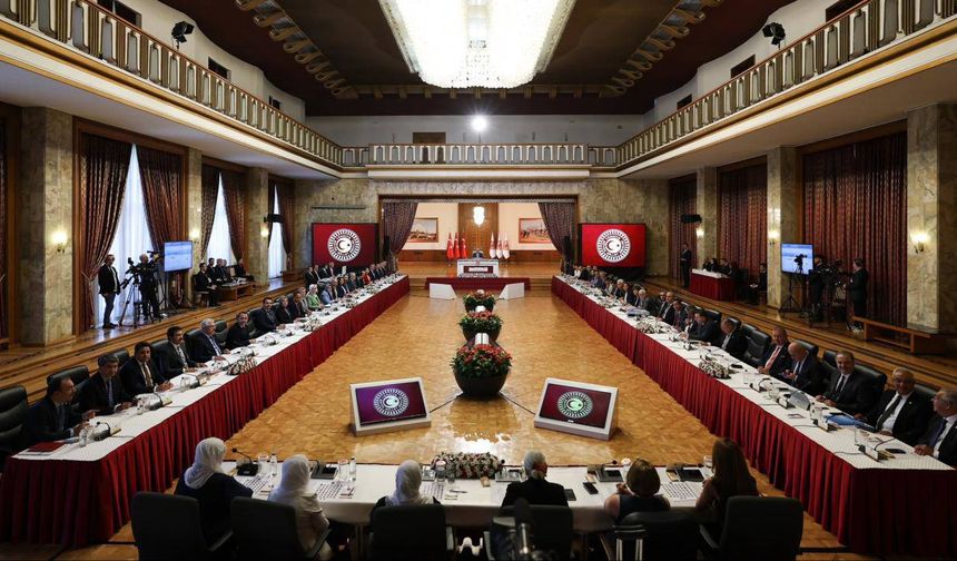 İmralı’ya Gidecek AK Parti Heyetinde Van Milletvekili de Yer Alacak