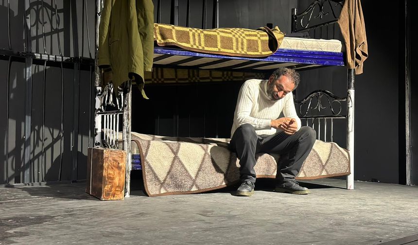 “Bir İshak’sın Bir Cemil…” Vanlılar Hem Kahkaha Attı Hem Ağladı!