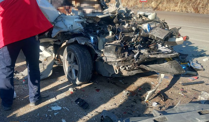 Malatya’da Minibüs Tıra Çarptı: 3 Ölü