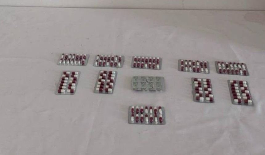 Van’da Yol Kontrolünde 153 Sentetik Hap Ele Geçirildi