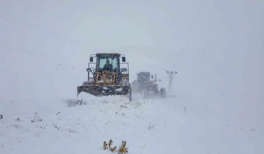 Van’da 106 Yerleşim Yerinin Yolu Kapalı