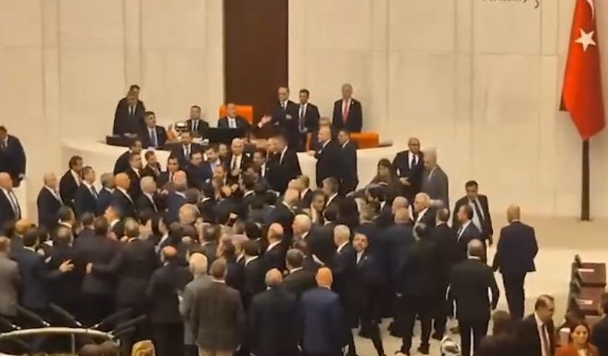 TBMM Genel Kurulu’nda Yemin Töreni Sırasında Gerginlik