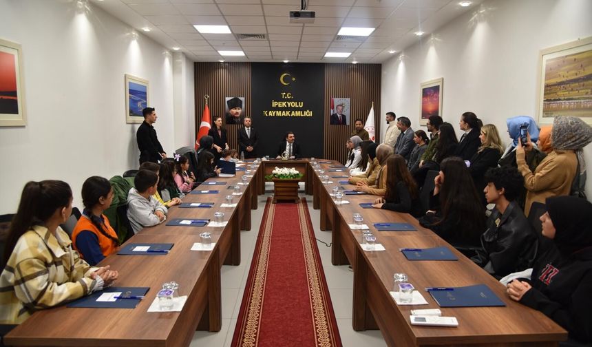 İpekyolu’nda Okuyan Kazanıyor! 20 Kişiye Ödül Verildi