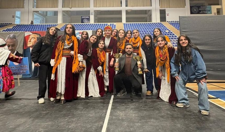 Van Çataklı Öğrenciler Halk Oyunları İl Şampiyonu Oldu!