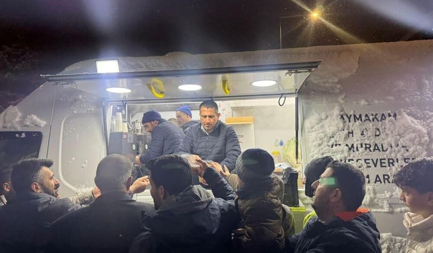 Van Muradiye’de Ramazan Coşkusu: Kızılay’dan Lokma İkramı