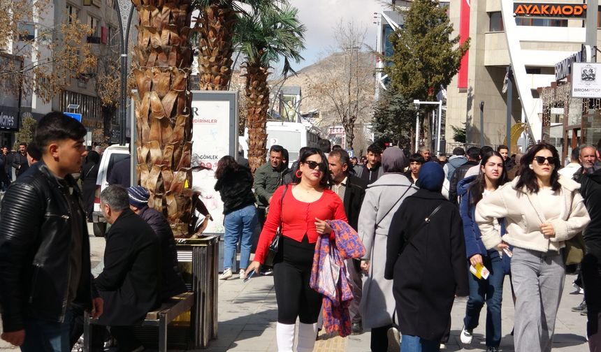 Van’da Bayram Yoğunluğu Zirve Yaptı!
