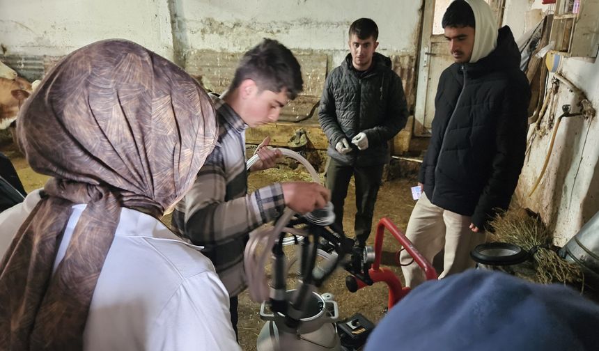 Van Özalp’te Çiftçilere Eğitim Hamlesi