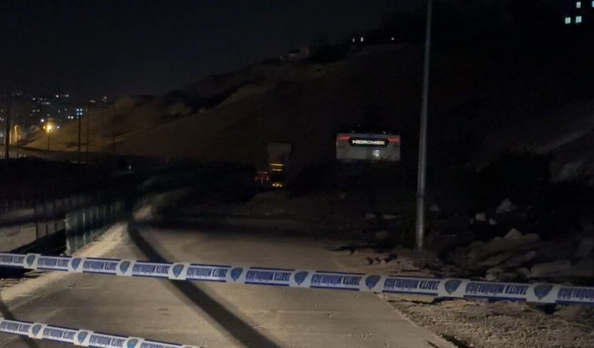 Yüksekova’da Heyelan Pizok Yolunu Kapattı: Sürücülere Kritik Uyarı