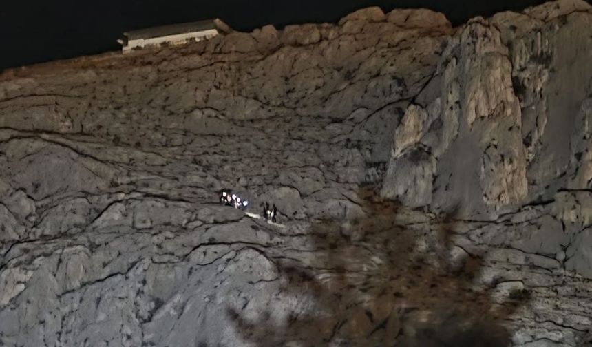 Van’da cezaevinden kaçan şahıs, kayalıklarda mahsur kaldı