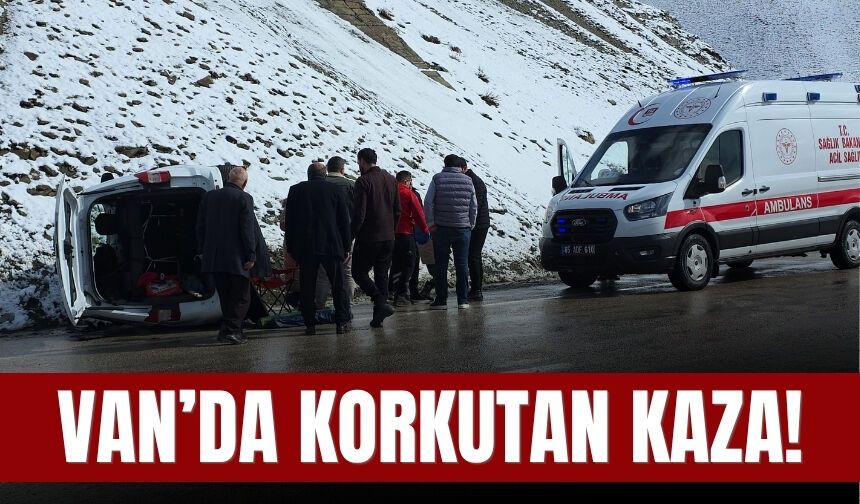 Van-Hakkari Yolunda Kaygan Zeminde Devrilen Kamyonette 1 Kişi Yaralandı