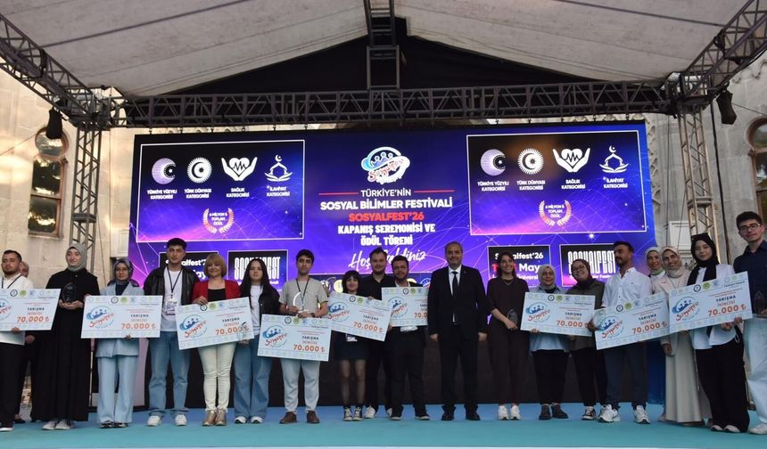 Van YYÜ'den Tarihi Başarı: 12 Bin Projeyi Geride Bıraktı!