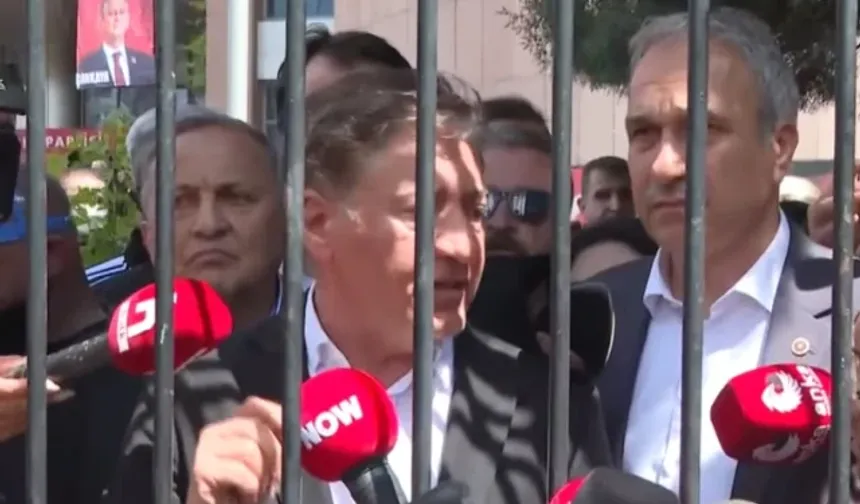 CHP Genel Merkezi Önünde Arbede İddiası!