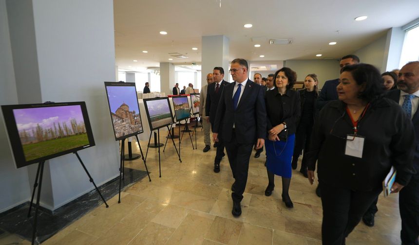 Çocukların Gözünden Van Karelere Yansıdı
