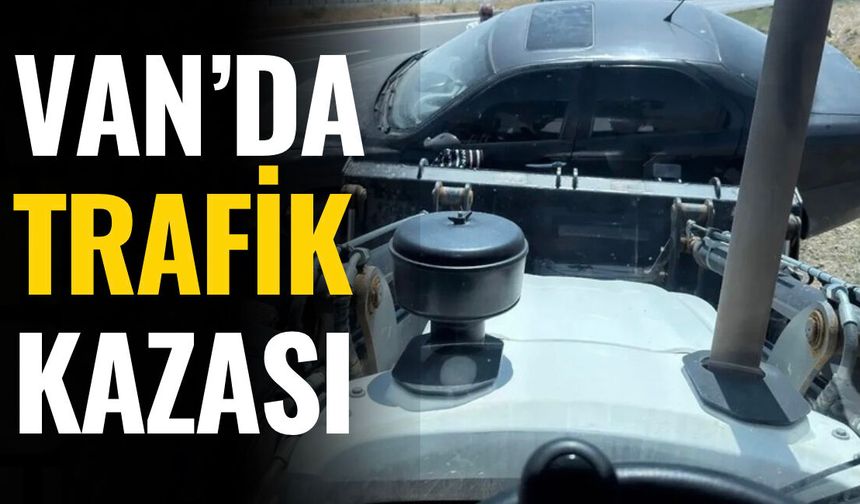 Van-Hakkari karayolunda kontrolden çıkan otomobile belediye ekipleri müdahale etti
