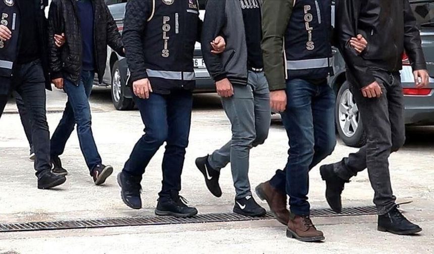 Türkiye Güne Operasyonla Başladı! Yüzlerce Kişi Gözaltına Alındı