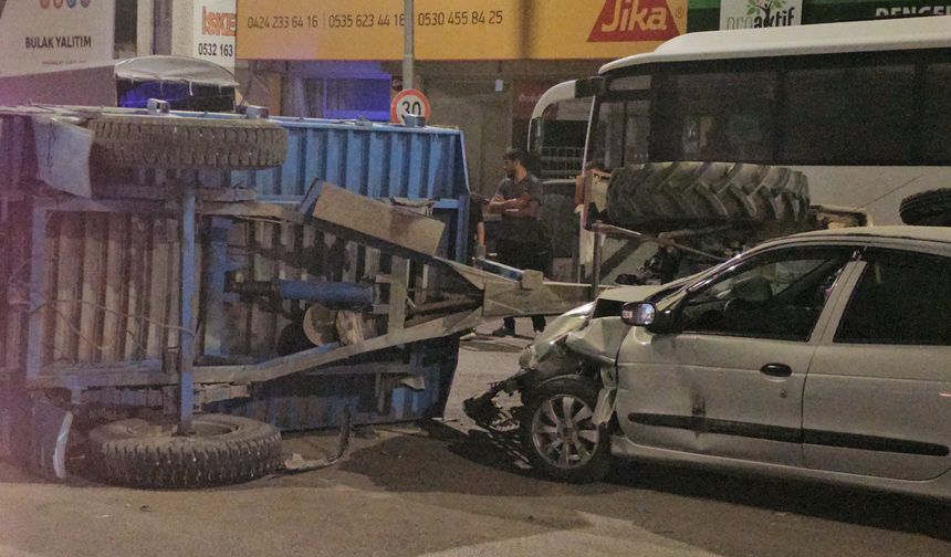 Elazığ’da Otomobil ile Traktör Çarpıştı: 5 Yaralı