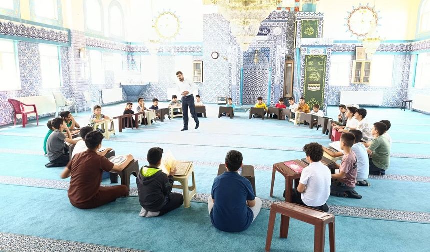 Van'da Yaz Kur'an Kursu Öğrencilerine Bağımlılık Uyarısı!