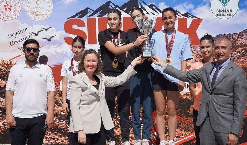 Vanlı atlet Meryem Korkuç, Türkiye ikincisi oldu