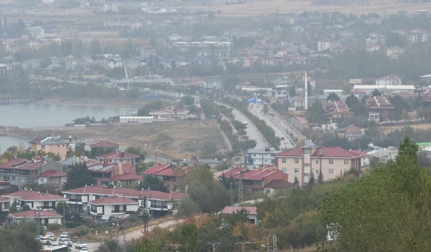 Van’da Yağmur ve Sis Etkili Oldu