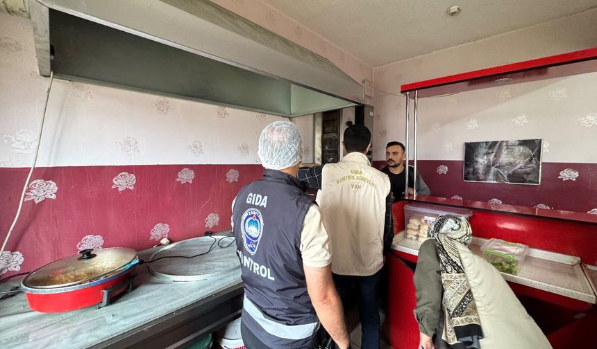 Van’da okul kantinlerine sıkı denetim! Eksiklikler tek tek kontrol edildi