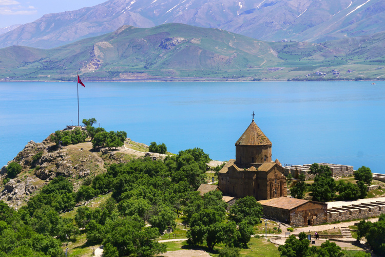 Akdamar Adasi