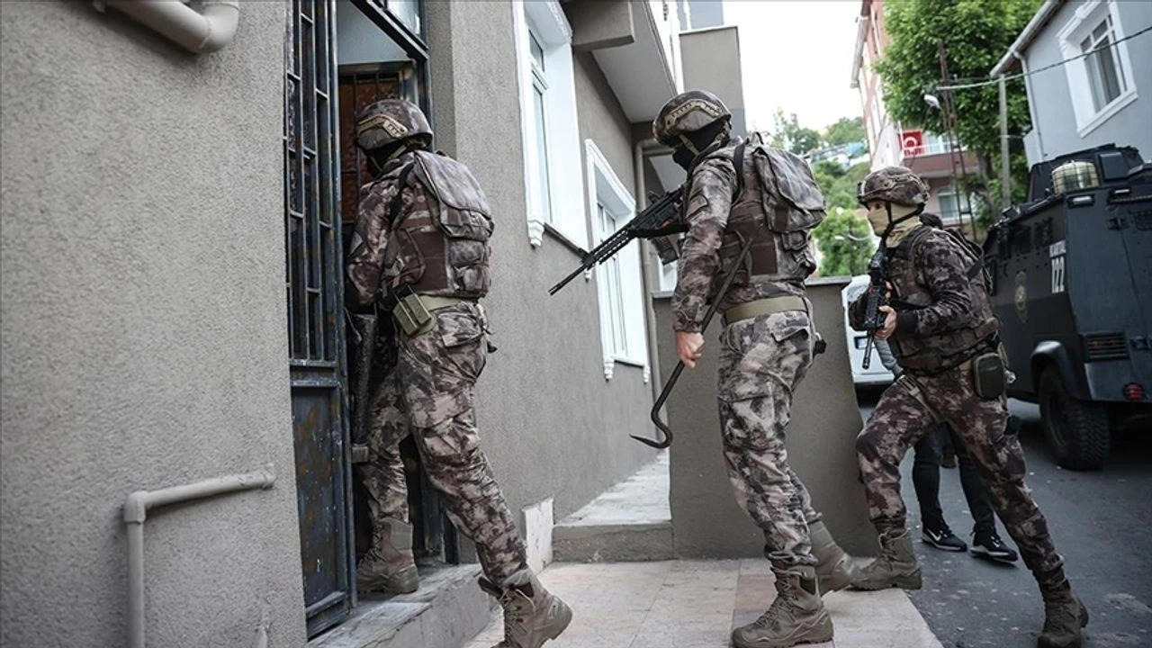 Vanda Teror Orgutu Pkkya Yonelik Operasyon 8 Gozalti Xmbe