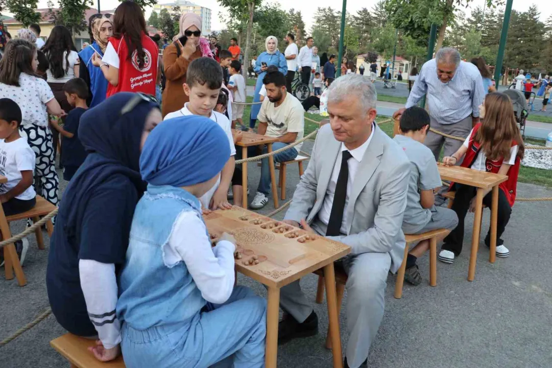 M U Ş