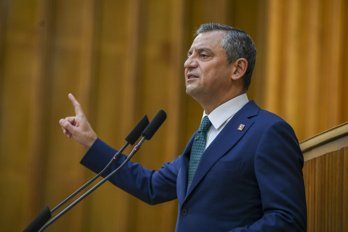 Özel