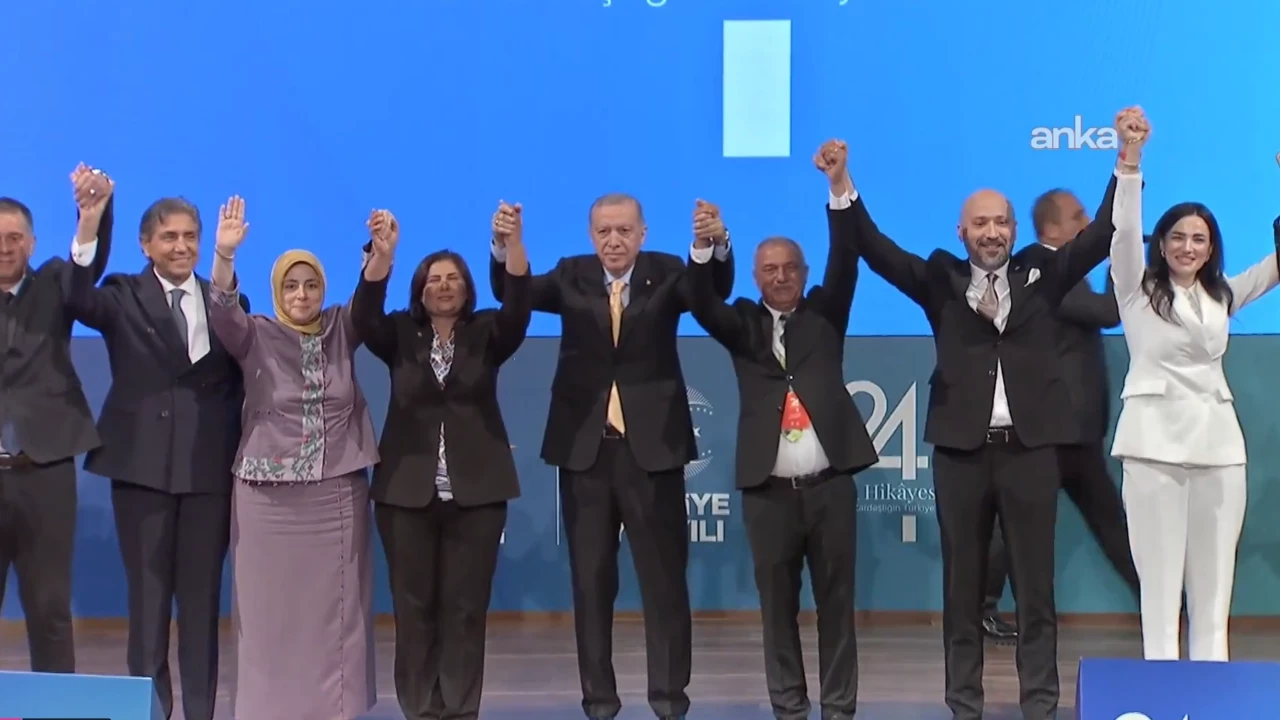 Erdogan Ozeli Hedef Alirken Alkisladi Ozlem Cercioglu Resmen Akpde 7Kne