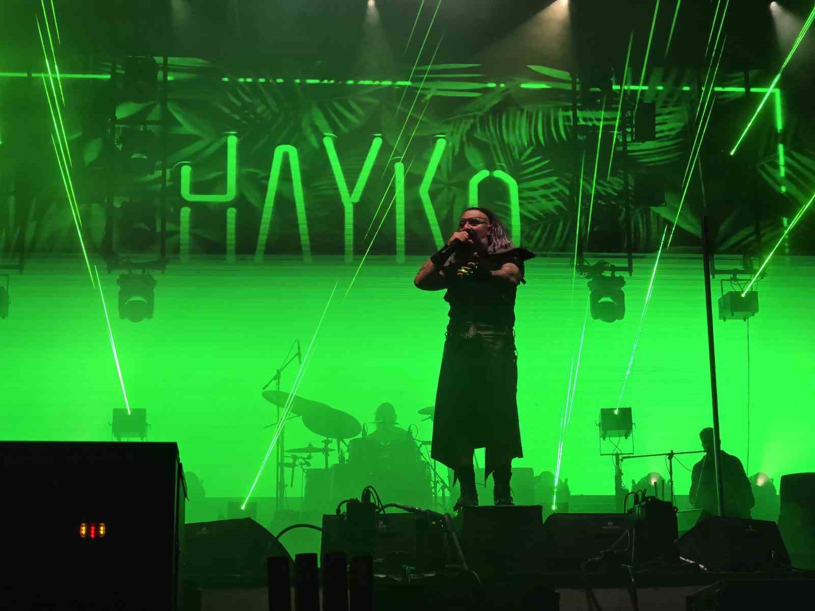 H 3
