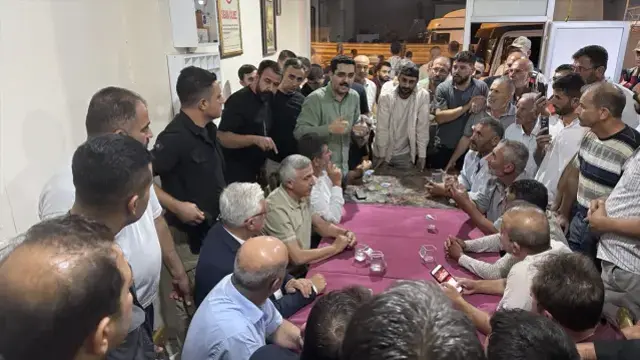 Ilceyi Ayaga Kaldiran Kaza Vali Gelip Kalabaligi 19046016 56 M