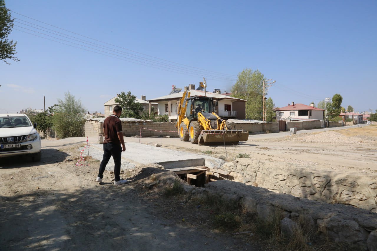 Tuşba'da Okul Yolunda Tehlikeye Son2