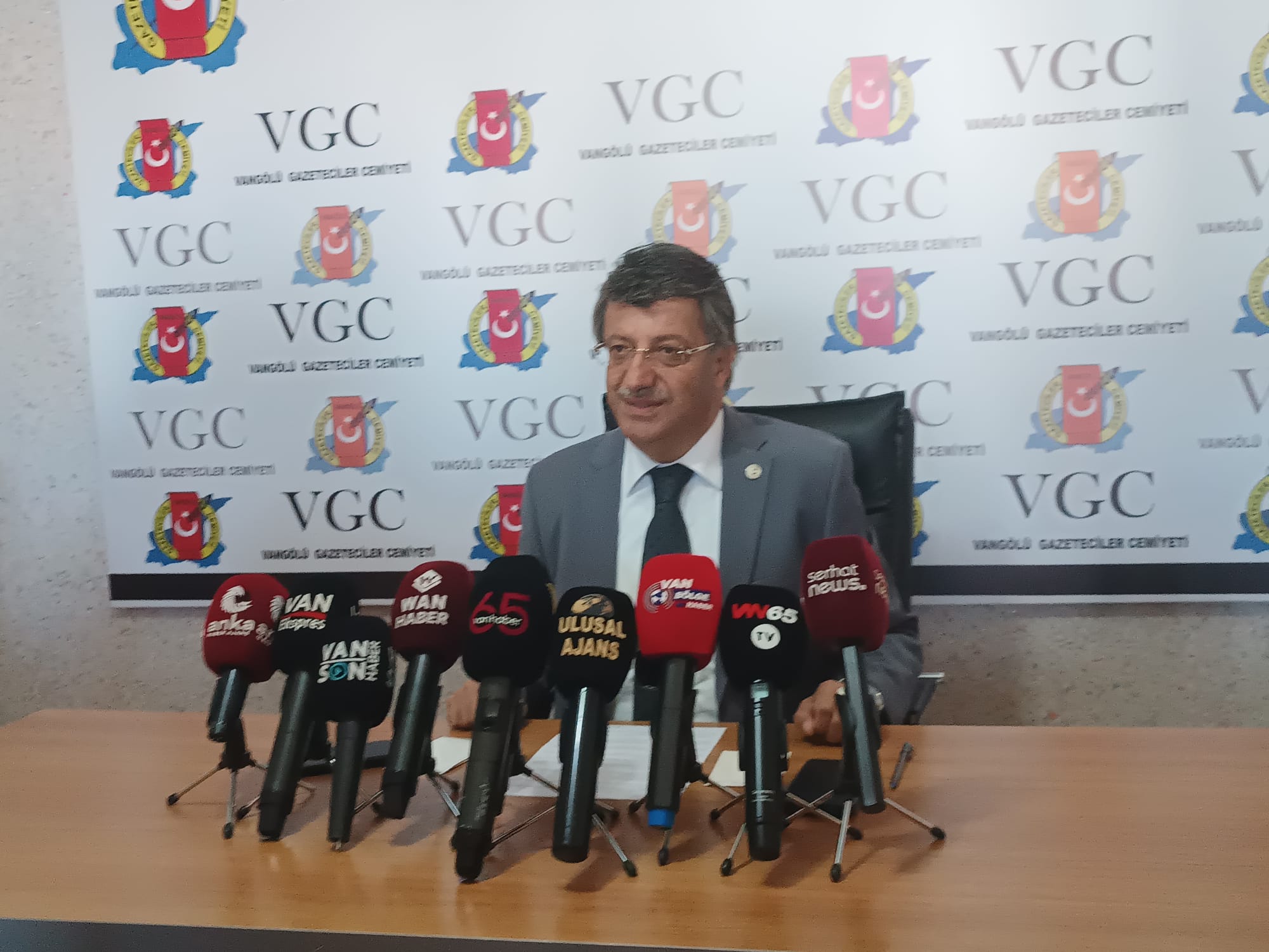 Ak Parti̇ 2