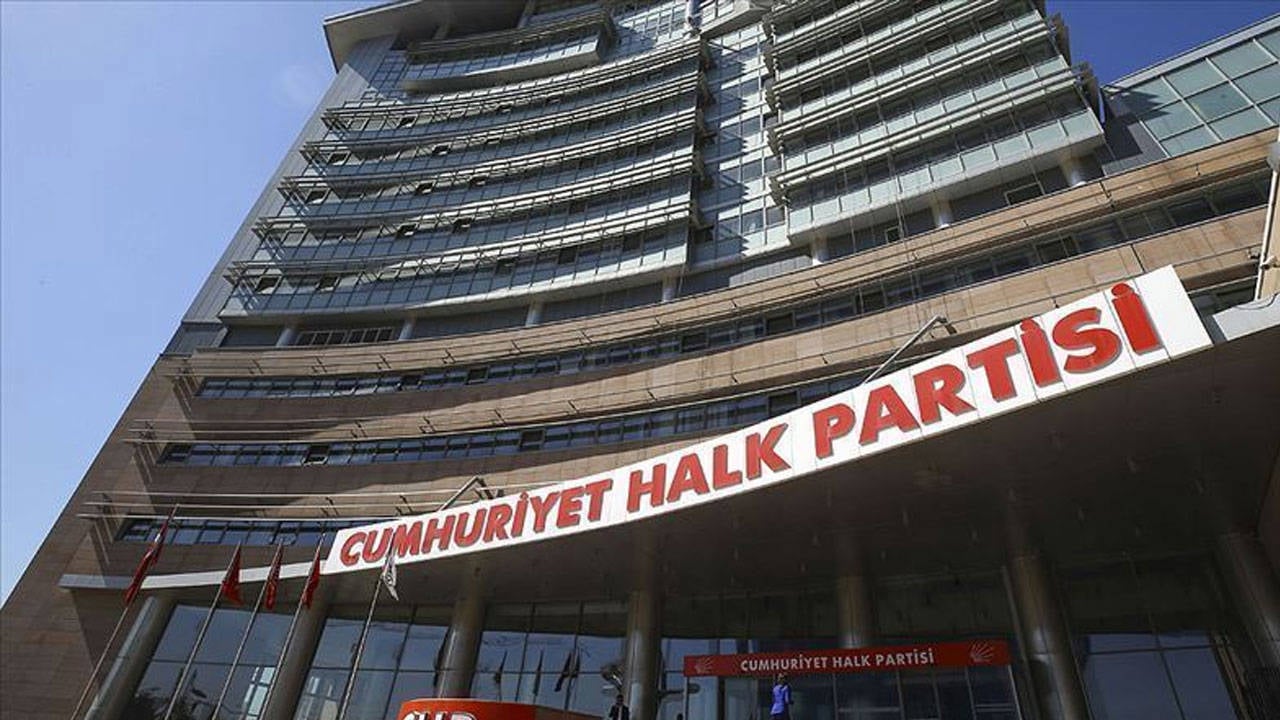 Chp Berhan Simsek Dahil 3 Kisiyi Partiden Ihrac Etti