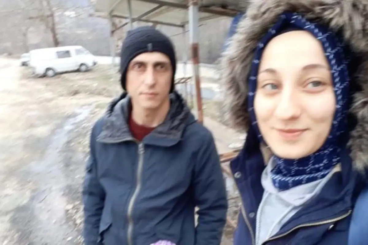 Eş