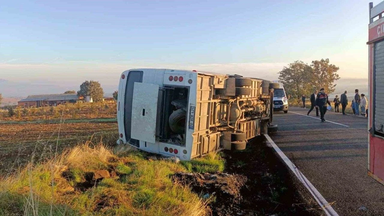 Tarim Iscilerini Tasiyan Midibus Kaza Yapti 23 Kisi Hastanelik