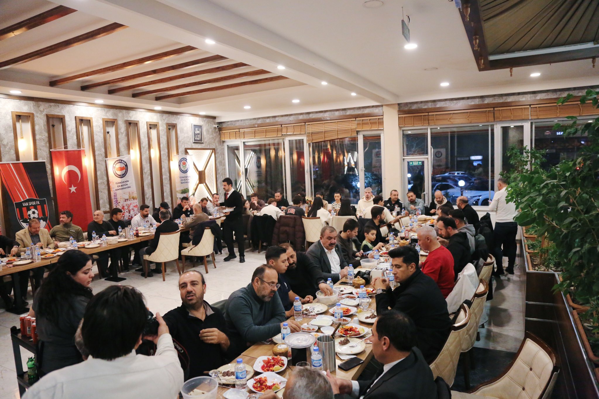 G6T L D2 X I A E W W S E