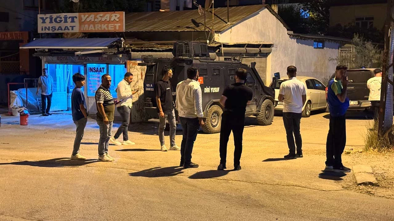 Vanda Silahli Saldirida Baba Oldu 3 Cocuk Yaralandi C24G