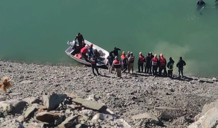 20251130Aw589804 850X527